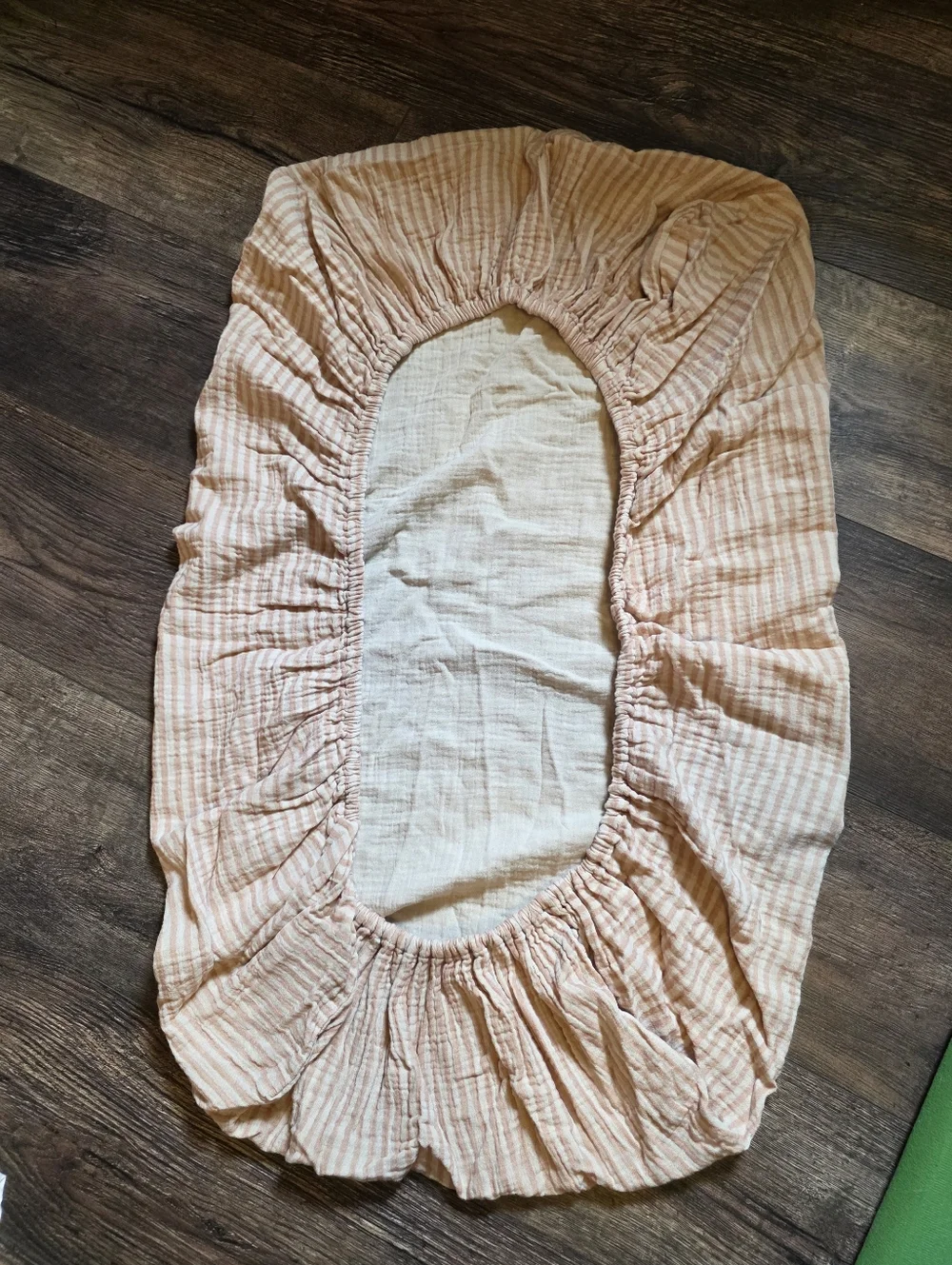 Mini Crib Sheet - Picture 2 of 3